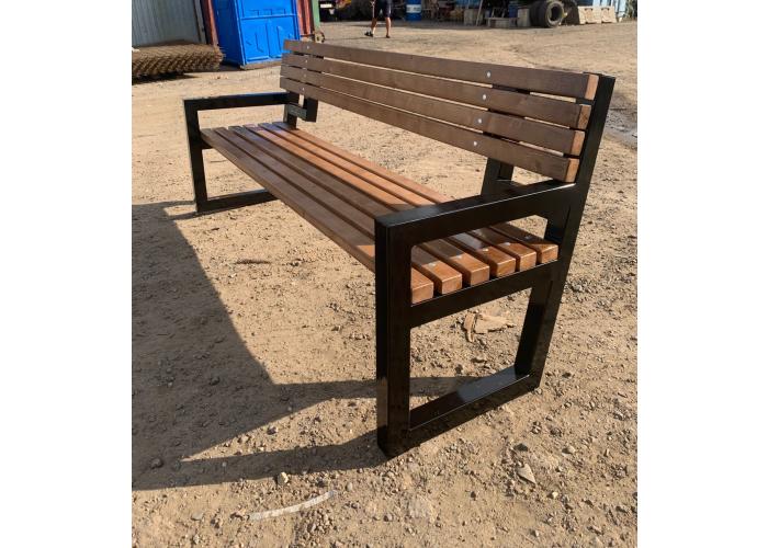 Металлическая скамейка 