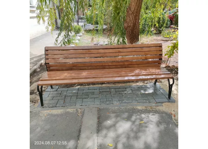 Металлическая скамейка 