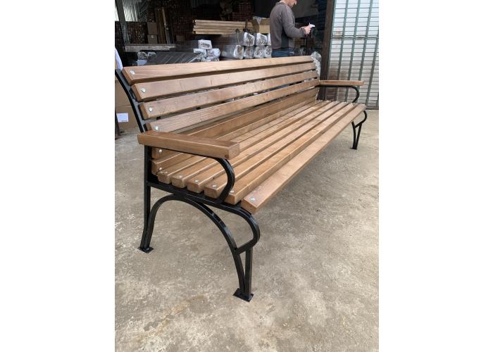Металлическая скамейка 