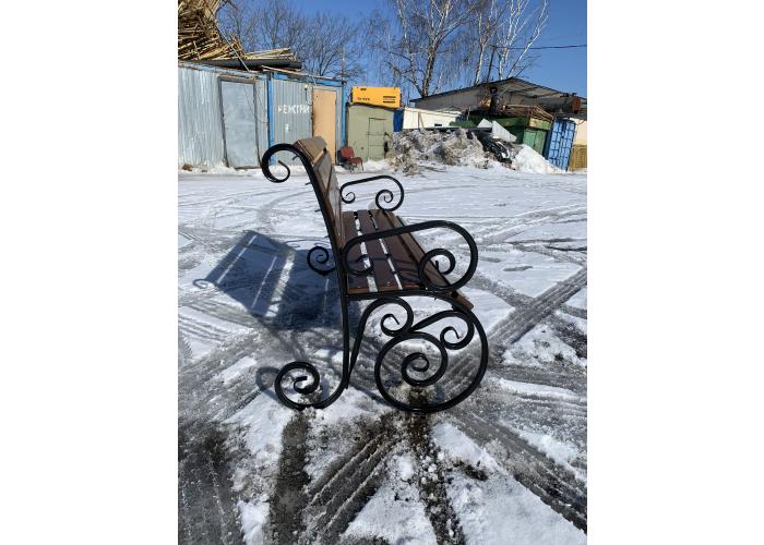 Металлическая скамейка 