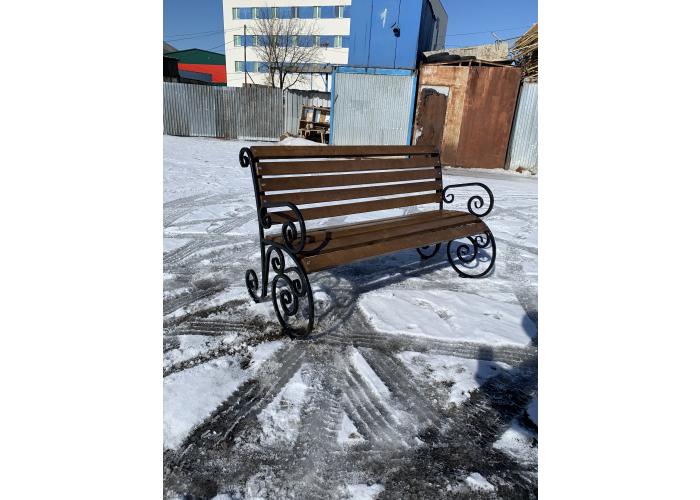 Металлическая скамейка 