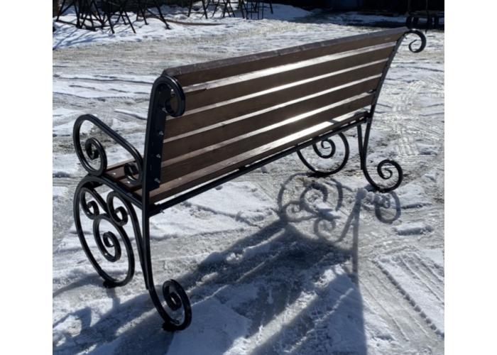 Металлическая скамейка 