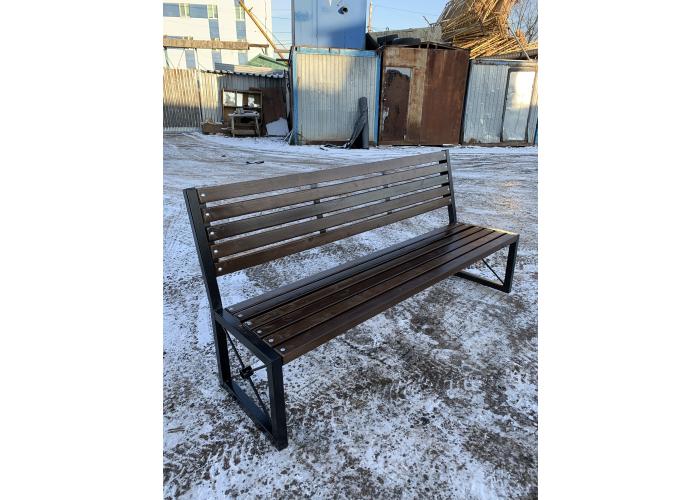 Металлическая скамейка 