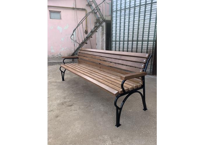 Металлическая скамейка 