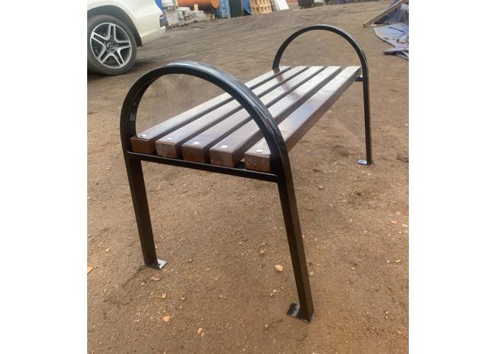 Металлическая скамейка 